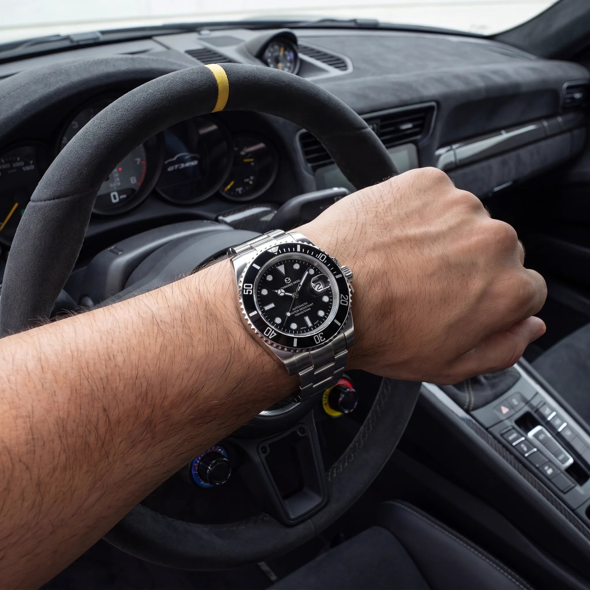 Chrono Mod DeptMaster black-diver au-poignet